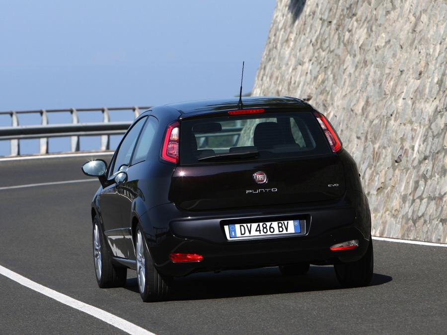  Fiat Punto Evo 3-Door 2009 года  (фото 12 из 16)